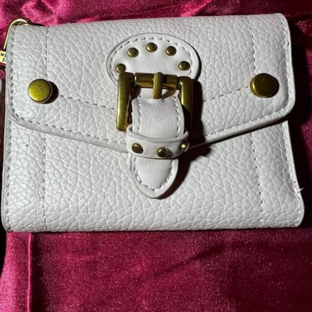 Steve Madden Bwesten Textured‎ Tri-Fold Wallet textured, pebbled faux-leather